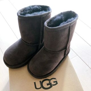 アグ(UGG)のUGG キッズ　ムートンブーツ(ブーツ)