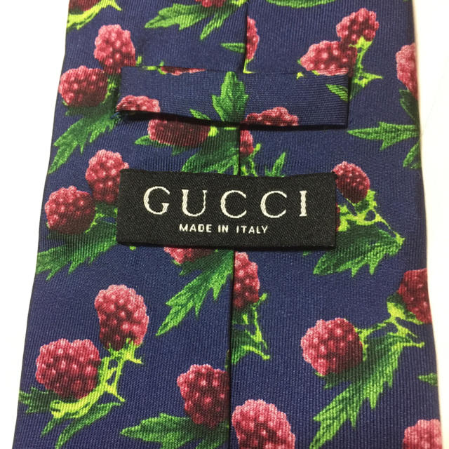 Gucci(グッチ)のGUCCI グッチ 花柄 高級シルク 総柄 ネクタイ メンズのファッション小物(ネクタイ)の商品写真