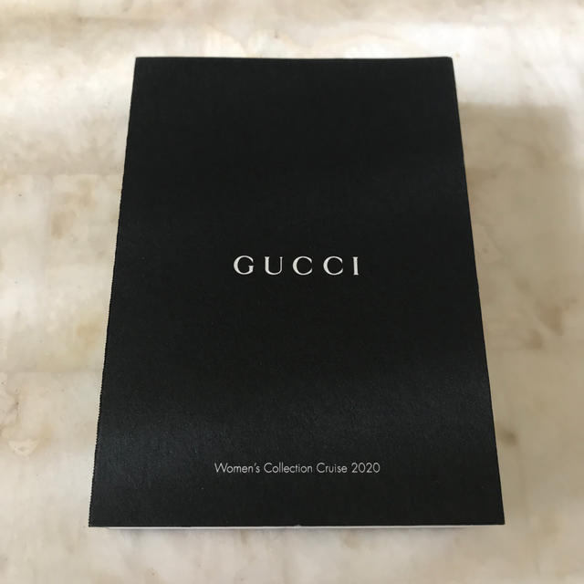 Gucci(グッチ)のGUCCI コレクションカタログ インテリア/住まい/日用品の文房具(ノート/メモ帳/ふせん)の商品写真