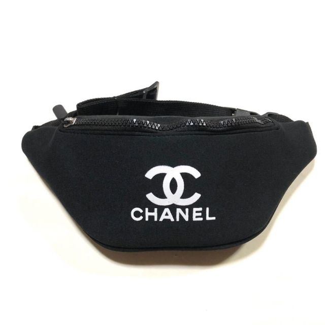 CHANEL(シャネル)のシャネル☆ウエストポーチ　ノベルティ レディースのバッグ(ボディバッグ/ウエストポーチ)の商品写真