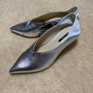 ザラ(ZARA)のZARA エナメルパンプス　新品未使用　タグ付き(ハイヒール/パンプス)