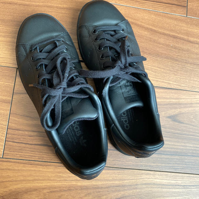 adidas(アディダス)のadidas スタンスミス　黒　24 メンズの靴/シューズ(スニーカー)の商品写真