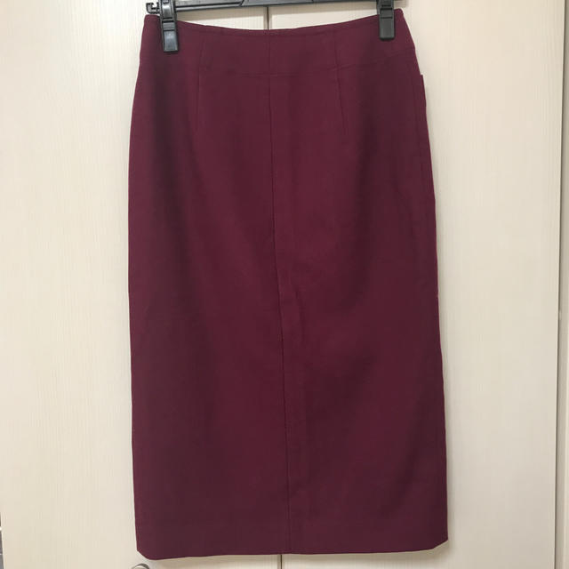 Noble(ノーブル)のNOBLE ボルドー フロントジップスカート レディースのスカート(ひざ丈スカート)の商品写真