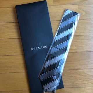 ヴェルサーチ(VERSACE)の【新品未使用】VERSACE ヴェルサーチ　ネクタイ　黒グレー(ネクタイ)