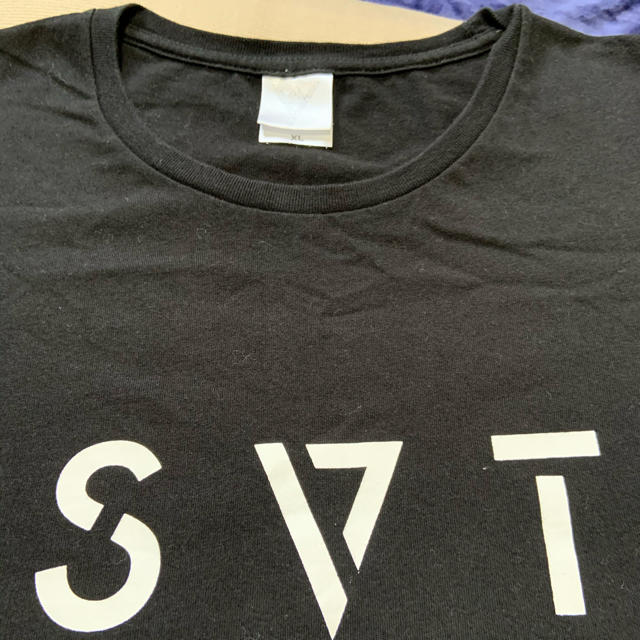 世界的に有名な SEVENTEEN SVTツアーTシャツ黒 XL 新商品!新型