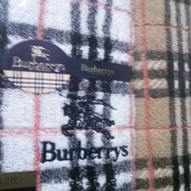 BURBERRY(バーバリー)のバーバリー☆フェイスタオル レディースのファッション小物(ハンカチ)の商品写真