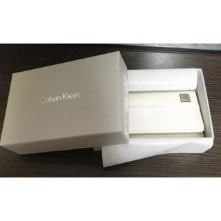 カルバンクライン(Calvin Klein)のカルバンクライン　Calvin Klein　ブラック　白　４連キーケース(キーケース)