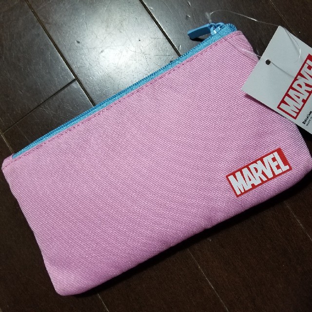 MARVEL(マーベル)の新品　MARVEL メッシュペンケース　マーベル　ポーチ インテリア/住まい/日用品の文房具(ペンケース/筆箱)の商品写真