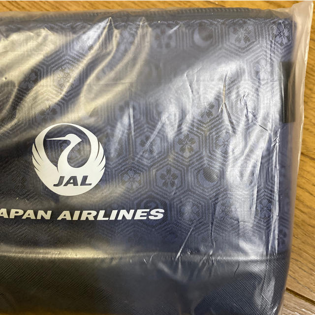 JAL(日本航空)(ジャル(ニホンコウクウ))のJAL ビジネスクラス アメニティ ポーチ エンタメ/ホビーのコレクション(ノベルティグッズ)の商品写真