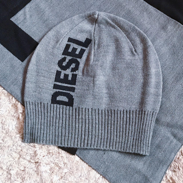 DIESEL(ディーゼル)のdiesel ニット帽 メンズの帽子(ニット帽/ビーニー)の商品写真