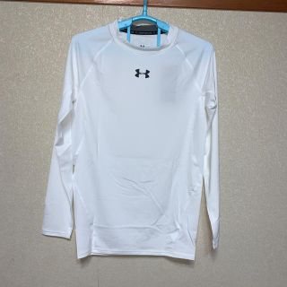 アンダーアーマー(UNDER ARMOUR)のアンダーシャツ　ヒートギア(トレーニング用品)