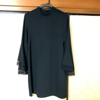 ザラ(ZARA)の【ほぼ新品】ZARA ベルスリーブワンピース(ひざ丈ワンピース)