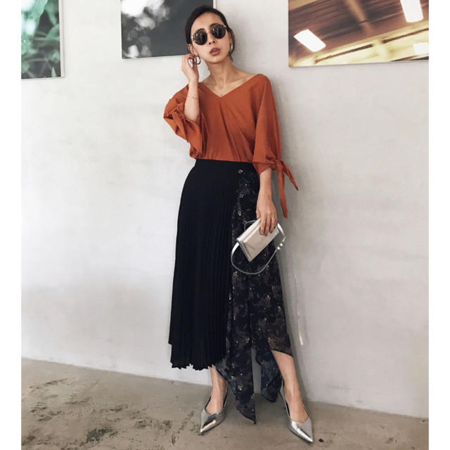 Ameri VINTAGE - かき　アメリヴィンテージ　アシンメトリーフラワープリーツスカート