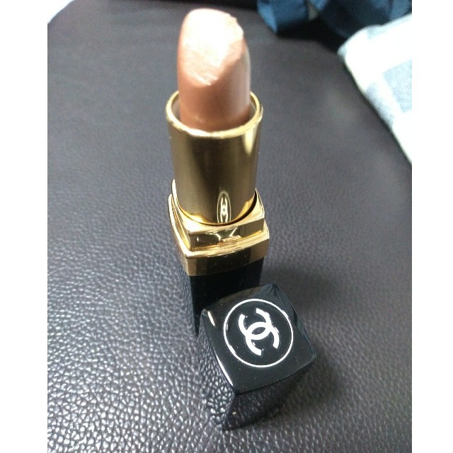 CHANEL(シャネル)のCHANEL 口紅 84 BEIGE DE CHANEL コスメ/美容のベースメイク/化粧品(口紅)の商品写真