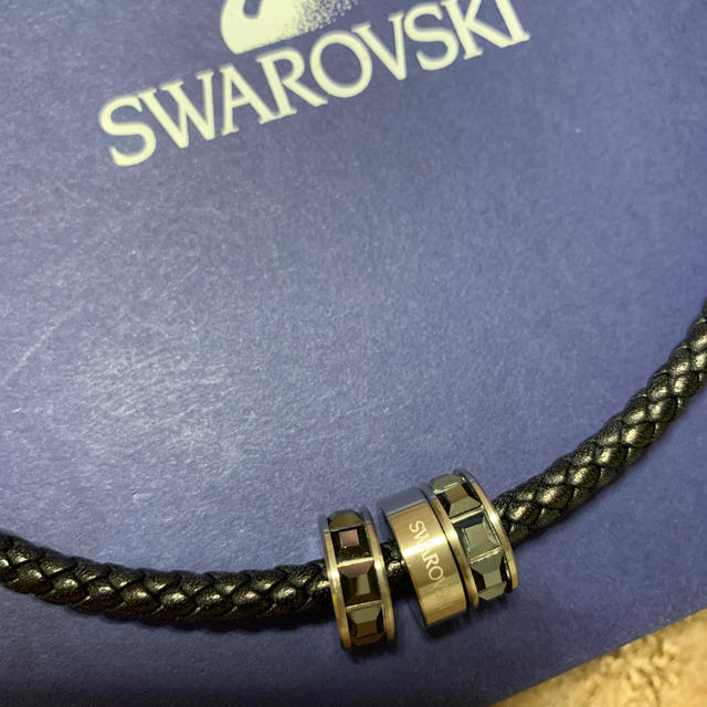 SWAROVSKI(スワロフスキー)のスワロフスキー　ネックレス　男女兼用 レディースのアクセサリー(ネックレス)の商品写真
