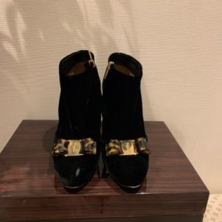 サルヴァトーレフェラガモ(Salvatore Ferragamo)のフェラガモ　ショートブーツ(ブーティ)