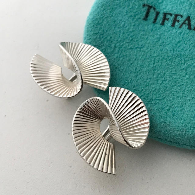 Tiffany シェル型イヤリング　希少レディース