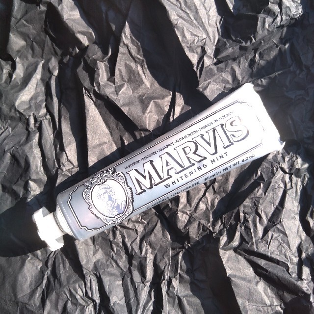 MARVIS(マービス)のマービス ホワイトニングミント 歯磨き粉 85ml コスメ/美容のオーラルケア(歯磨き粉)の商品写真
