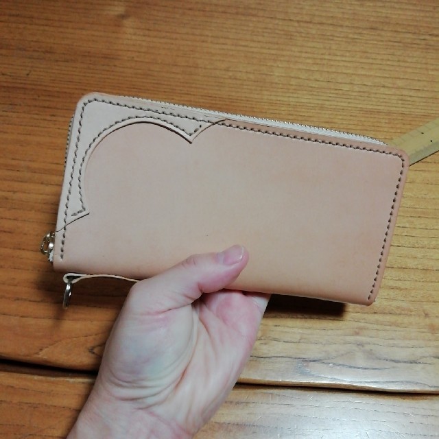 ロングウォレット　ラウンドファスナータイプ　ヌメ革ナチュラル メンズのファッション小物(長財布)の商品写真