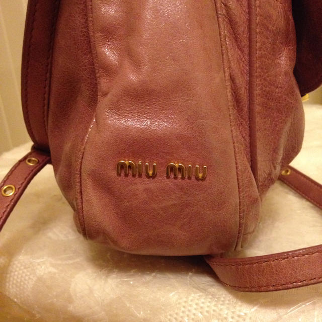 miumiu(ミュウミュウ)のmiumiu＊ショルダーバッグ＊送料込 レディースのバッグ(ショルダーバッグ)の商品写真