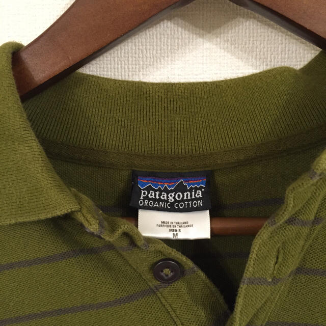 patagonia(パタゴニア)の【再値下げ】パタゴニアカーキのポロシャツ メンズのトップス(ポロシャツ)の商品写真
