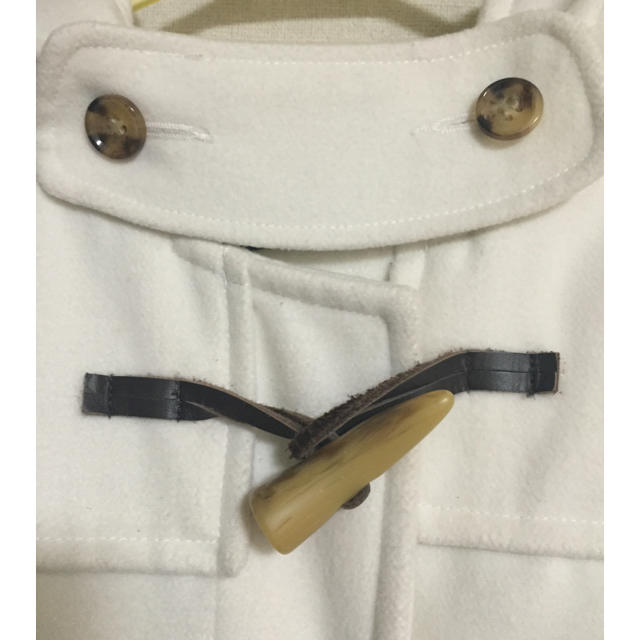 Kastane(カスタネ)のホワイトダッフルコート レディースのジャケット/アウター(ダッフルコート)の商品写真