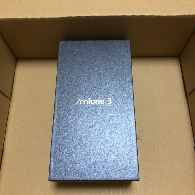 未開封　SIMフリー　asus zenfone3 白　ze520kl 国内版