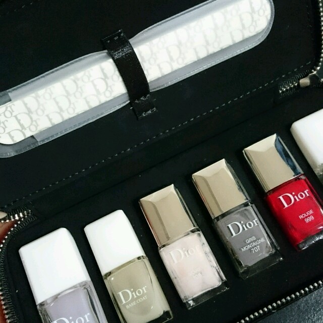 Christian Dior(クリスチャンディオール)のDior ネイルりんご様専用 コスメ/美容のネイル(マニキュア)の商品写真