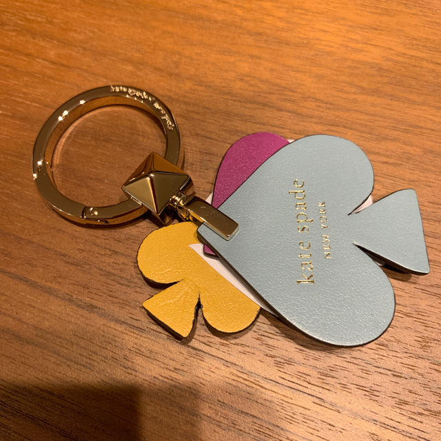 kate spade new york(ケイトスペードニューヨーク)のケイトスペード キーホルダー レディースのファッション小物(キーホルダー)の商品写真