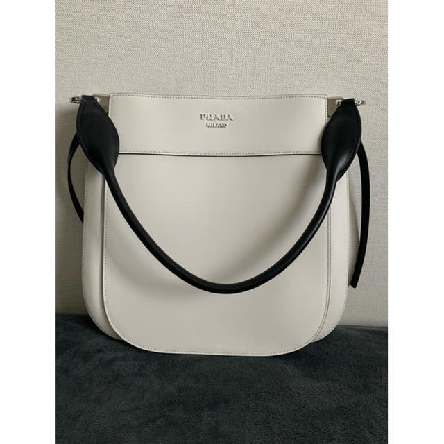 独特の素材 新品 Prada プラダ 白 希少 マギットレザー バッグ ホワイト ショルダーバッグ