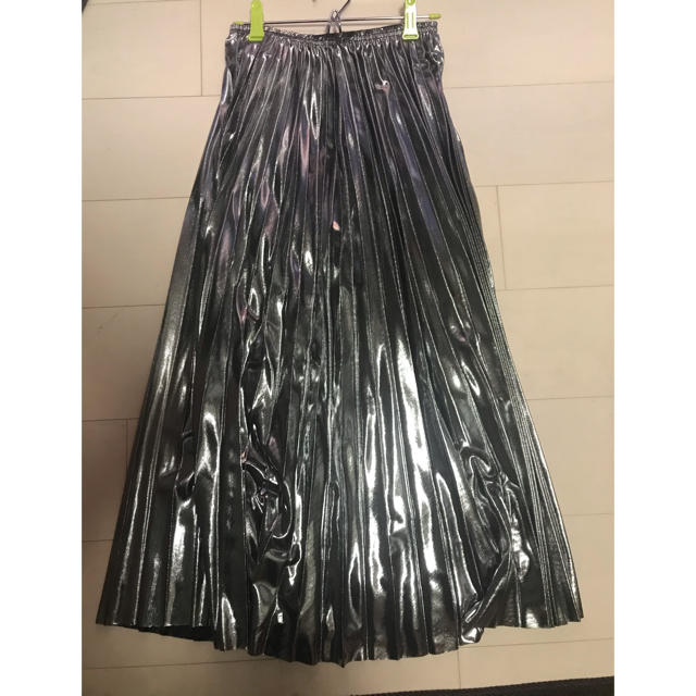 シルバーメタルプリーツスカート レディースのスカート(ロングスカート)の商品写真