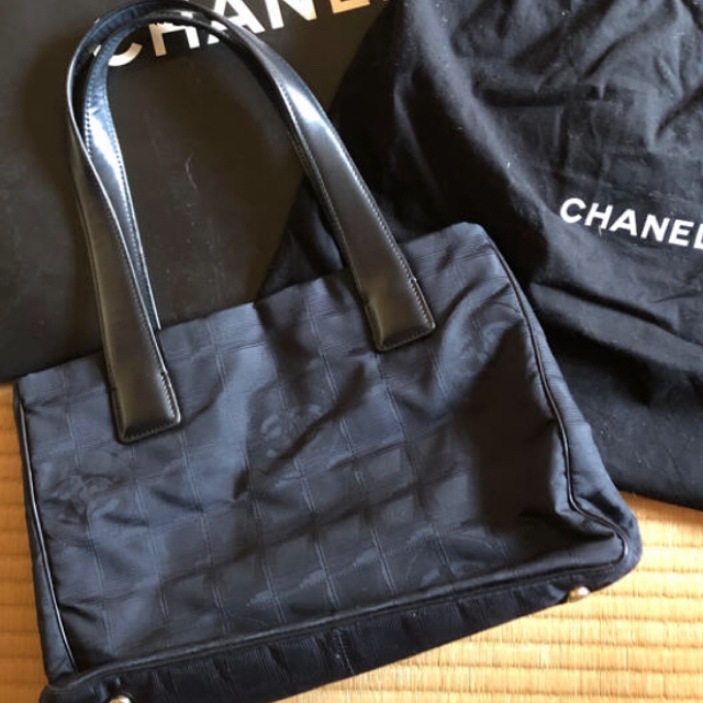 CHANEL シャネル　黒トート　ニュートラベルライン