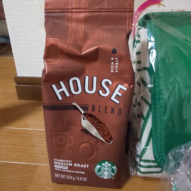 Starbucks Coffee(スターバックスコーヒー)のスタバ福袋  スターバックス福袋 2020 エンタメ/ホビーのコレクション(ノベルティグッズ)の商品写真