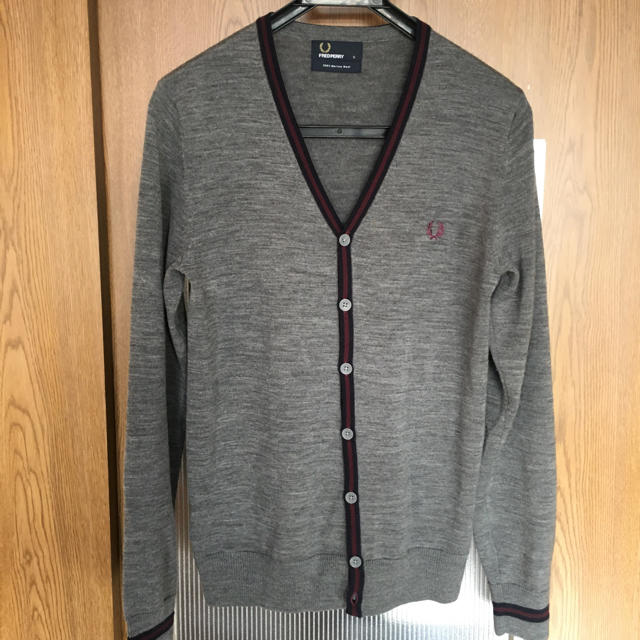 FRED PERRY(フレッドペリー)の【フレッドペリー】ウールニットカーディガン　グレー メンズのトップス(カーディガン)の商品写真