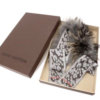 ルイヴィトン(LOUIS VUITTON)の極美品✴︎本物 ルイヴィトン LV レオパード シルクスカーフ ファー マフラー(マフラー/ショール)