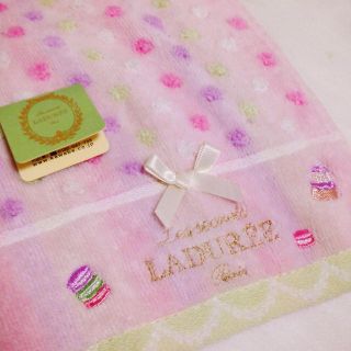 ラデュレ(LADUREE)の新品・タグ付♡ラデュレハンカチ(ハンカチ)