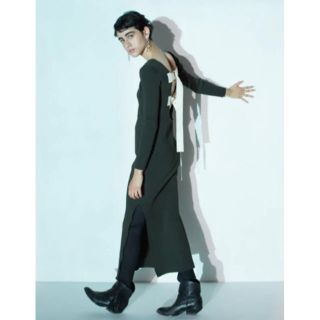 ビューティアンドユースユナイテッドアローズ(BEAUTY&YOUTH UNITED ARROWS)の新品未使用！ LEINWANDE ラインヴァンド ニットワンピース カーキ(ロングワンピース/マキシワンピース)