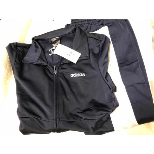 adidas(アディダス)のadidas 2020年 福袋　服のみ　Mサイズ レディースのトップス(トレーナー/スウェット)の商品写真