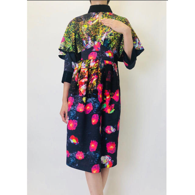 定価 約5万円 新品タグ付き 蜷川実花 MIKA NINAGAWA ワンピース 定価 約5万円 新品タグ付き 蜷川実花 MIKA NINAGAWA ワンピース
