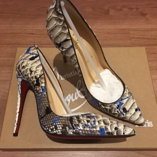 クリスチャンルブタン(Christian Louboutin)の最終値下✴︎新品✴︎クリスチャンルブタン ペイントパイソン ハイヒール パンプス(ハイヒール/パンプス)