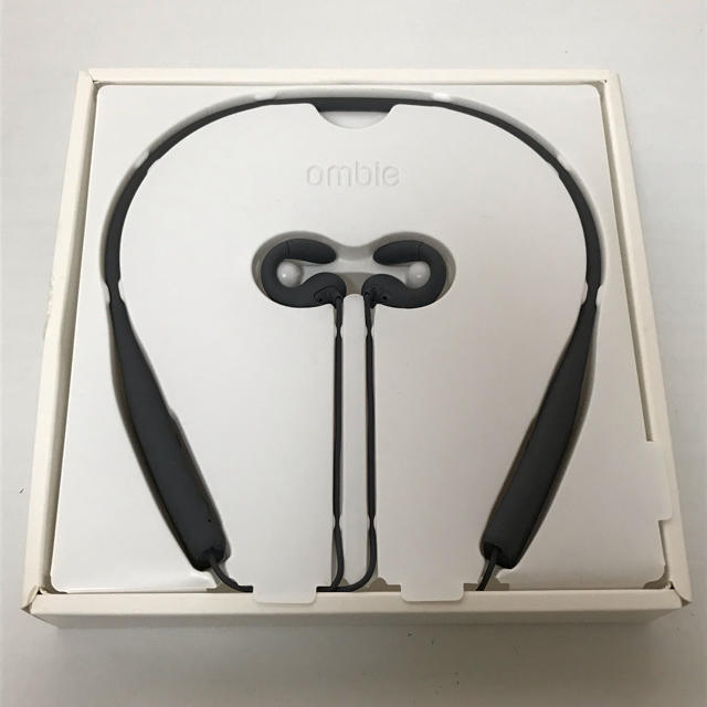ambie wireless earcuffs ワイヤレスイヤーカフ 黒 スマホ/家電/カメラのオーディオ機器(ヘッドフォン/イヤフォン)の商品写真