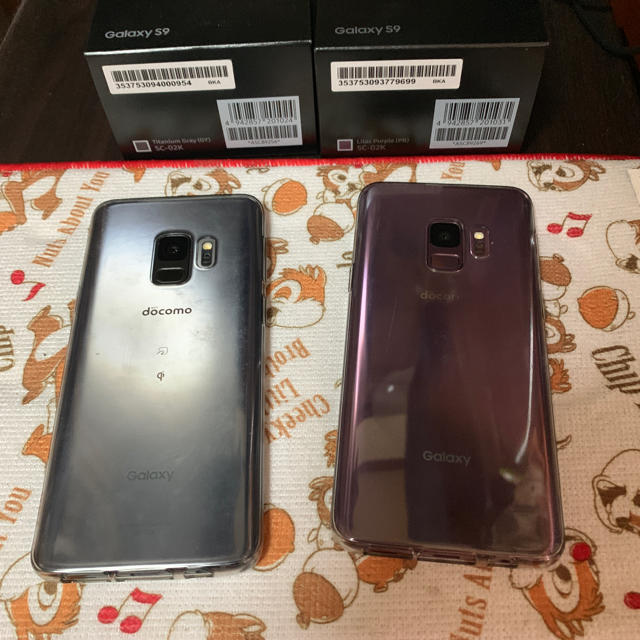 Galaxy(ギャラクシー)のGALAXY S9 ドコモ  美品  パープルとグレイ セット 箱あり  スマホ/家電/カメラのスマートフォン/携帯電話(スマートフォン本体)の商品写真