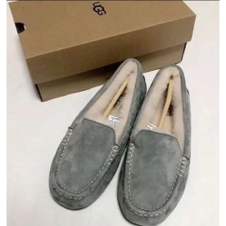 アグ(UGG)のみゆっぺ様専用 ❤️ UGG アンスレー グレーUS7 & セサミストリートゴム(スリッポン/モカシン)