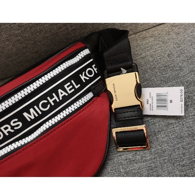 Michael Kors(マイケルコース)の最終値下げ【新品未使用】今期☆マイケルコース☆ウエストポーチ☆ボディーバッグ レディースのバッグ(ボディバッグ/ウエストポーチ)の商品写真