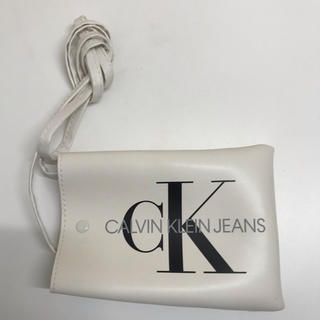 カルバンクライン(Calvin Klein)のカルバンクライン　携帯ポシェット(ショルダーバッグ)