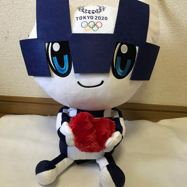 東京 オリンピックマスコット ミライトワ ギガジャンボハートぬいぐるみの通販 By Kaitorimasu ラクマ