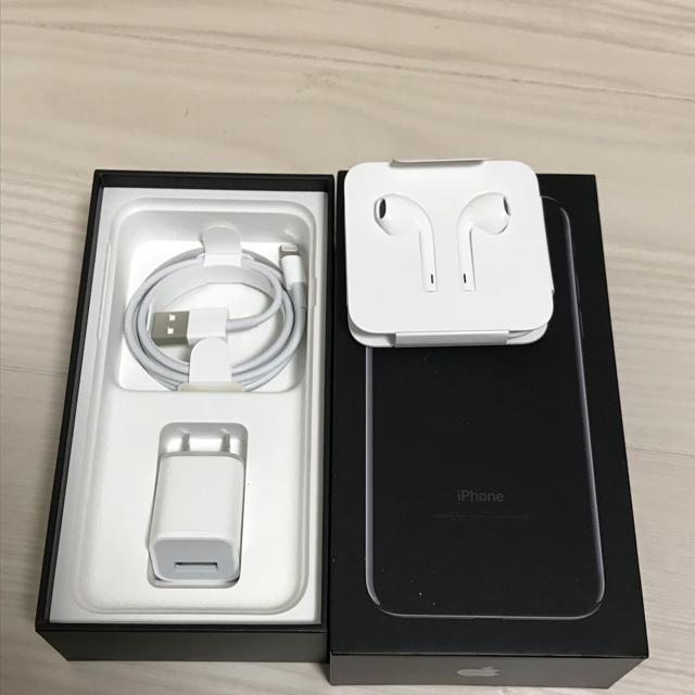 Apple(アップル)のiPhone 付属品 セット スマホ/家電/カメラのオーディオ機器(ヘッドフォン/イヤフォン)の商品写真