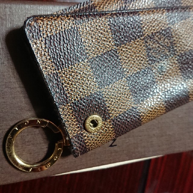 LOUIS VUITTON(ルイヴィトン)のルイヴィトン ダミエ柄 キーケース キーリング付き メンズのファッション小物(キーケース)の商品写真