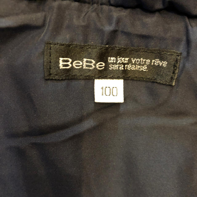 BeBe(ベベ)のBeBe ネイビー コート 100 キッズ/ベビー/マタニティのキッズ服女の子用(90cm~)(コート)の商品写真