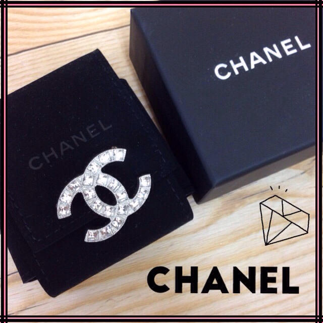 CHANEL(シャネル)のえりぽん様専用♡ レディースのアクセサリー(ブローチ/コサージュ)の商品写真